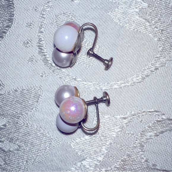 VINTAGE SCREW BACK PARK EARRINGS - Picture 2 of 4